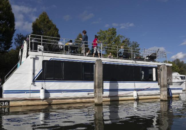 Bluebird House-Boat Hotel East Molesey Esterno foto